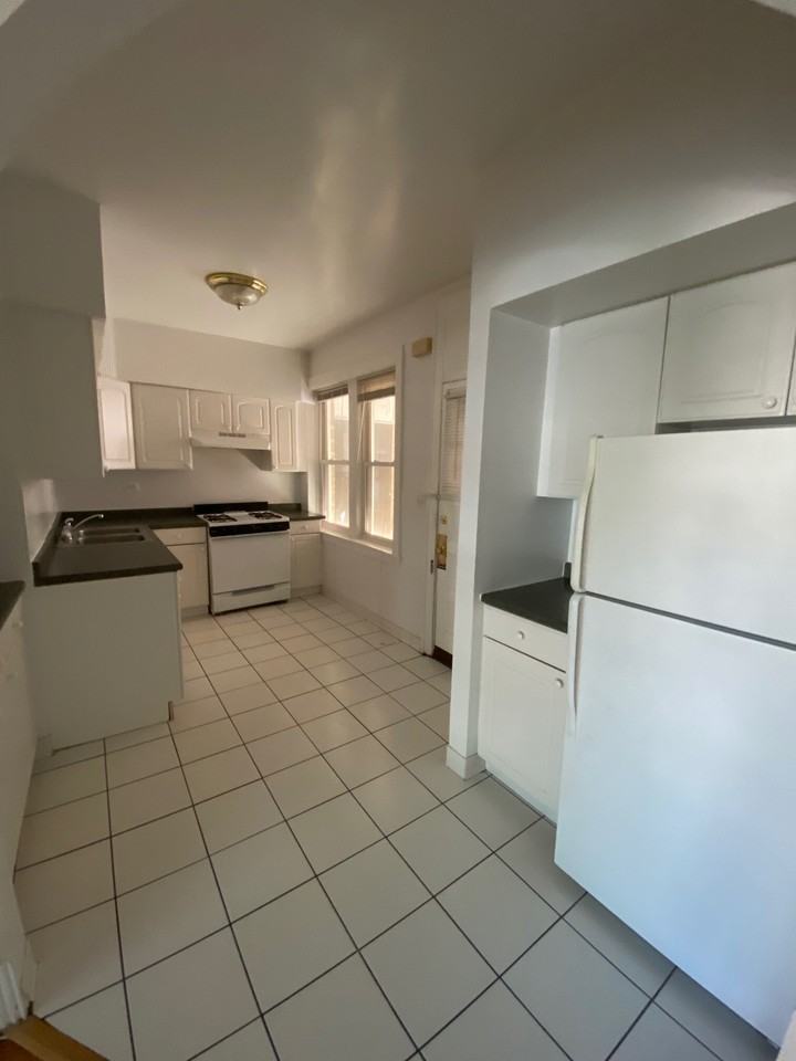 800 Seward Street #1 - Photo 3 of 18