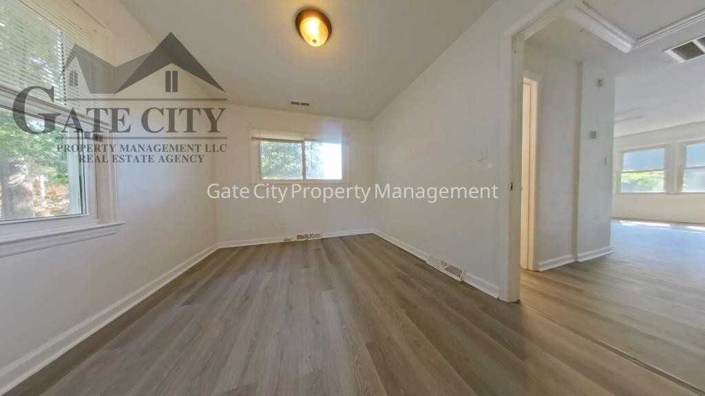 1903 Apex Pl - Photo 5 of 7