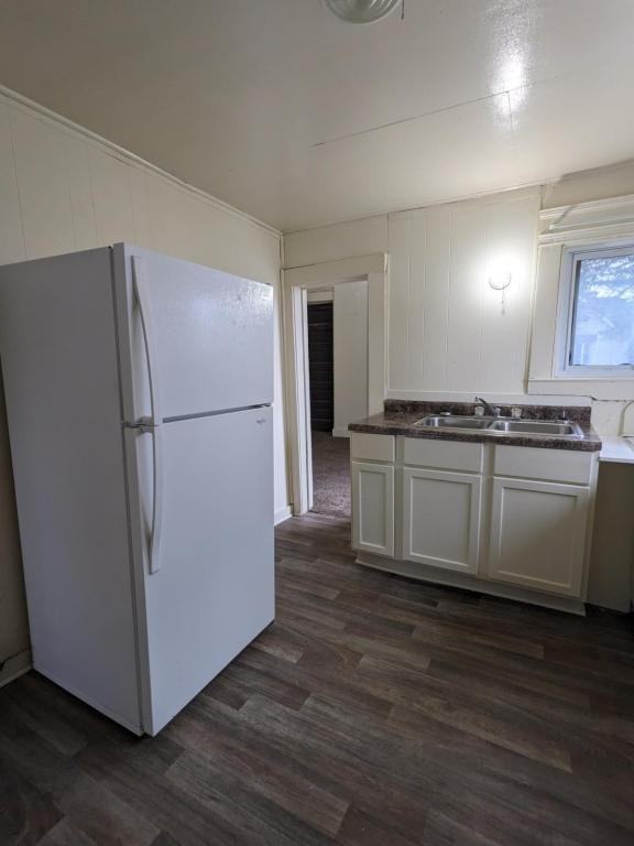 719 S Union St - Photo 3 of 11
