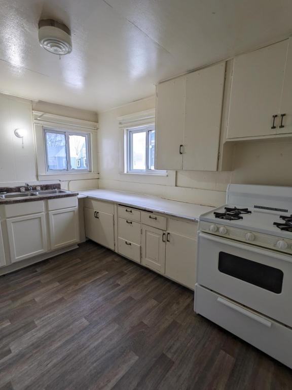 719 S Union St - Photo 5 of 11