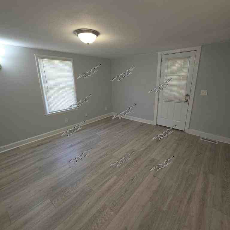 1332 S Pleasant St - Photo 5 of 16