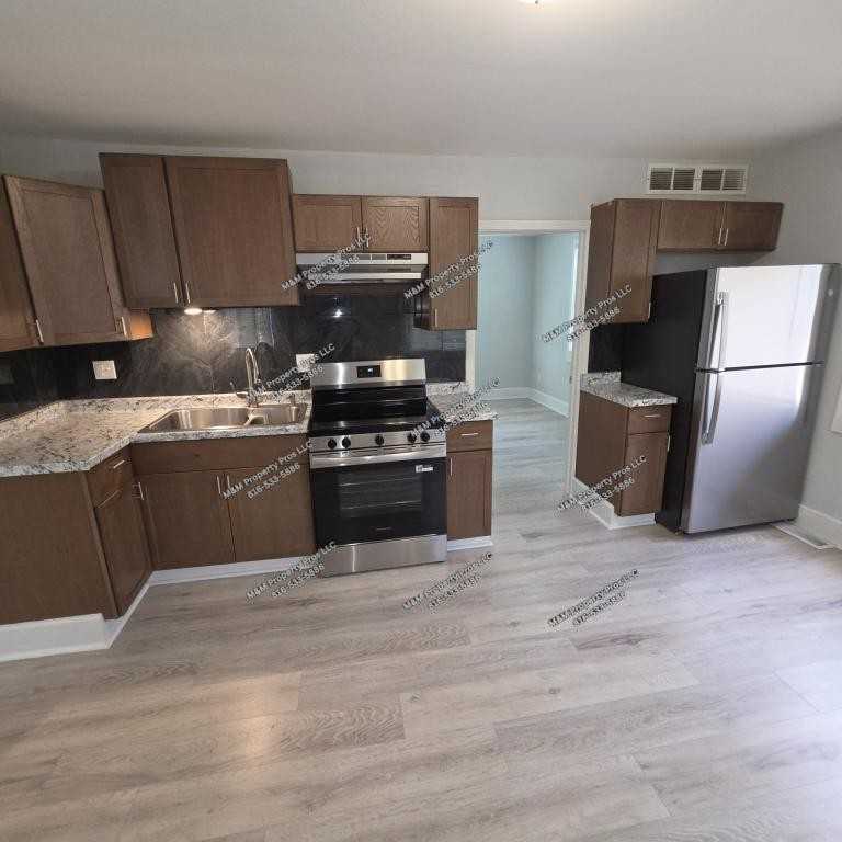 1332 S Pleasant St - Photo 7 of 16
