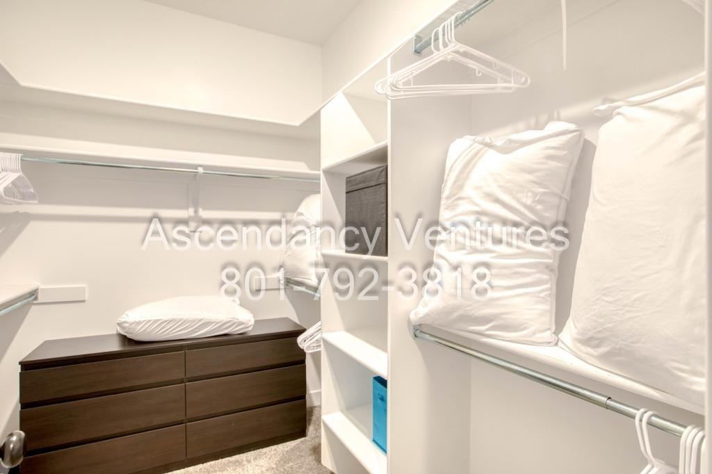 1177 N 640 E - Photo 4 of 16