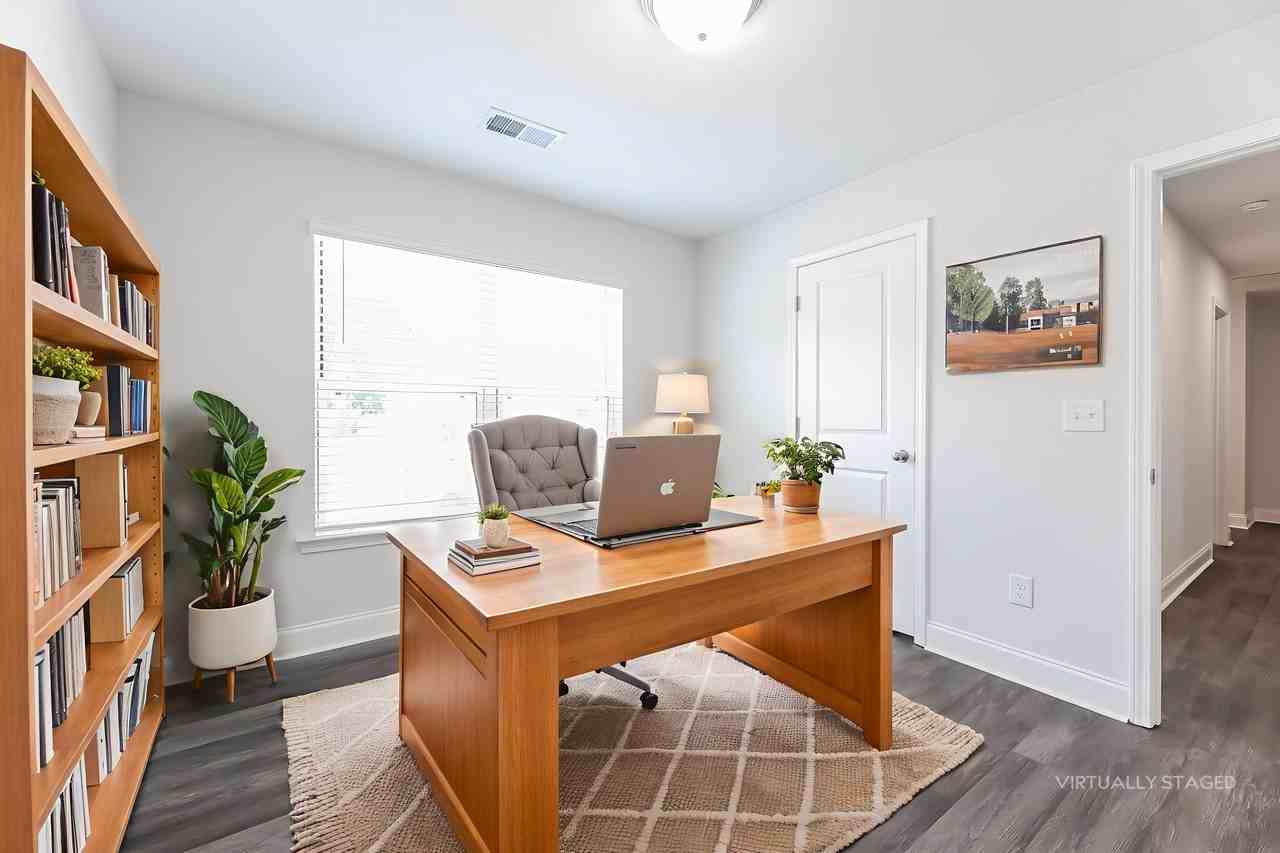 309 Woodgate Way - Photo 7 of 17