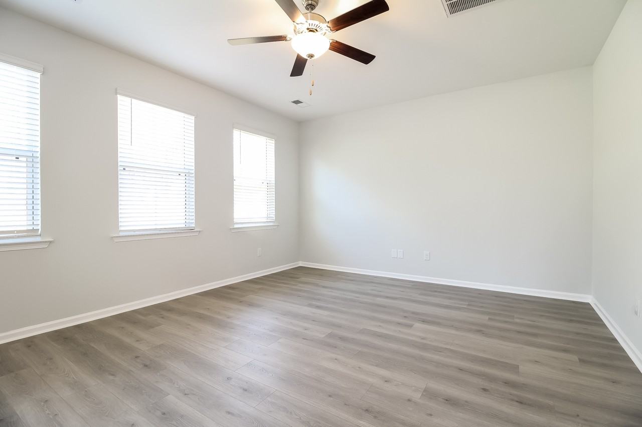 313 Woodgate Way - Photo 2 of 16