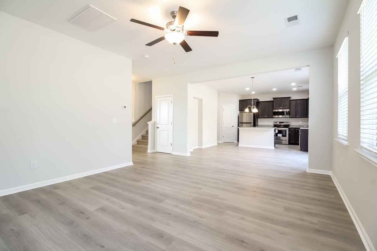313 Woodgate Way - Photo 3 of 16