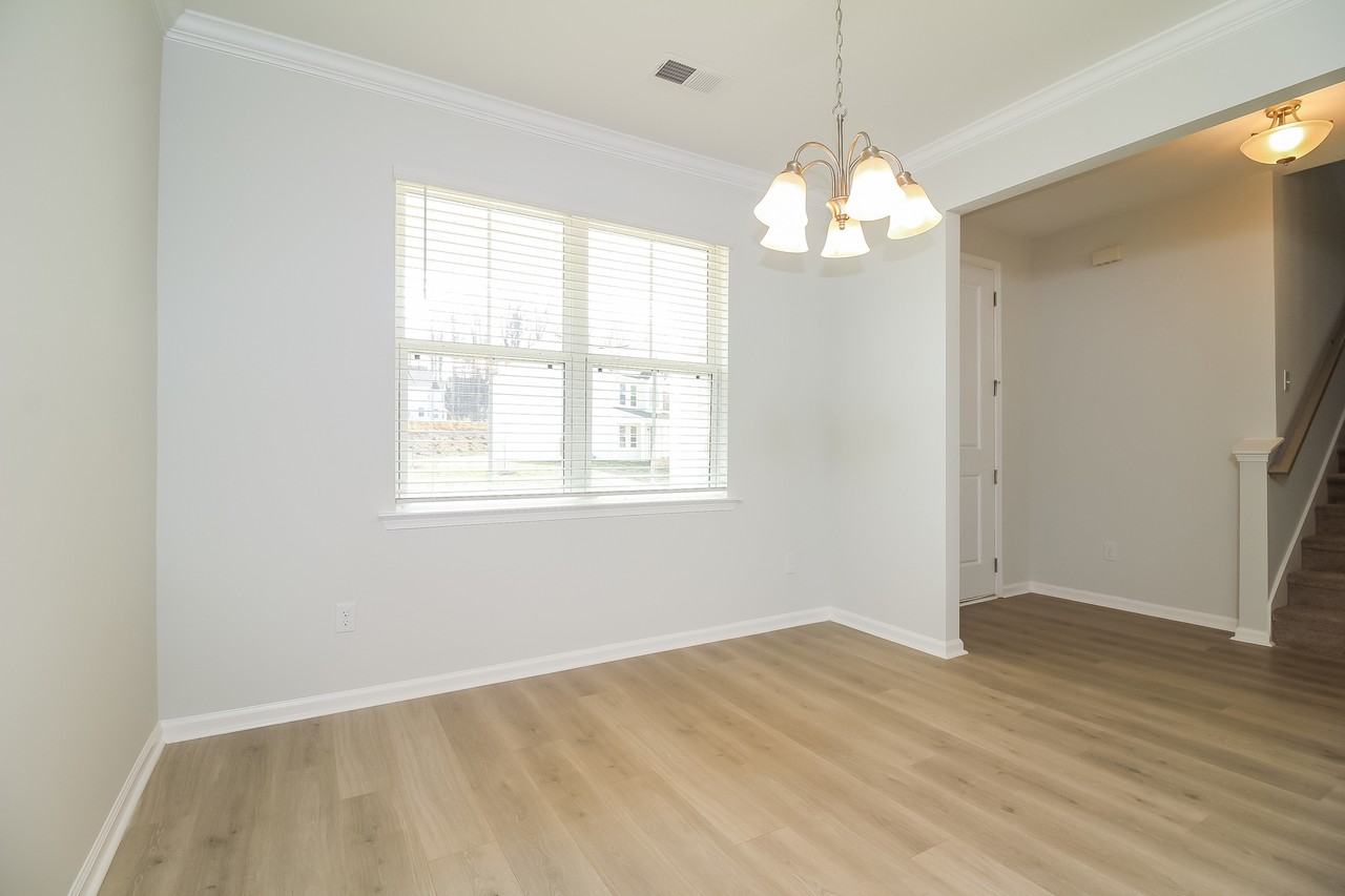 313 Woodgate Way - Photo 5 of 16