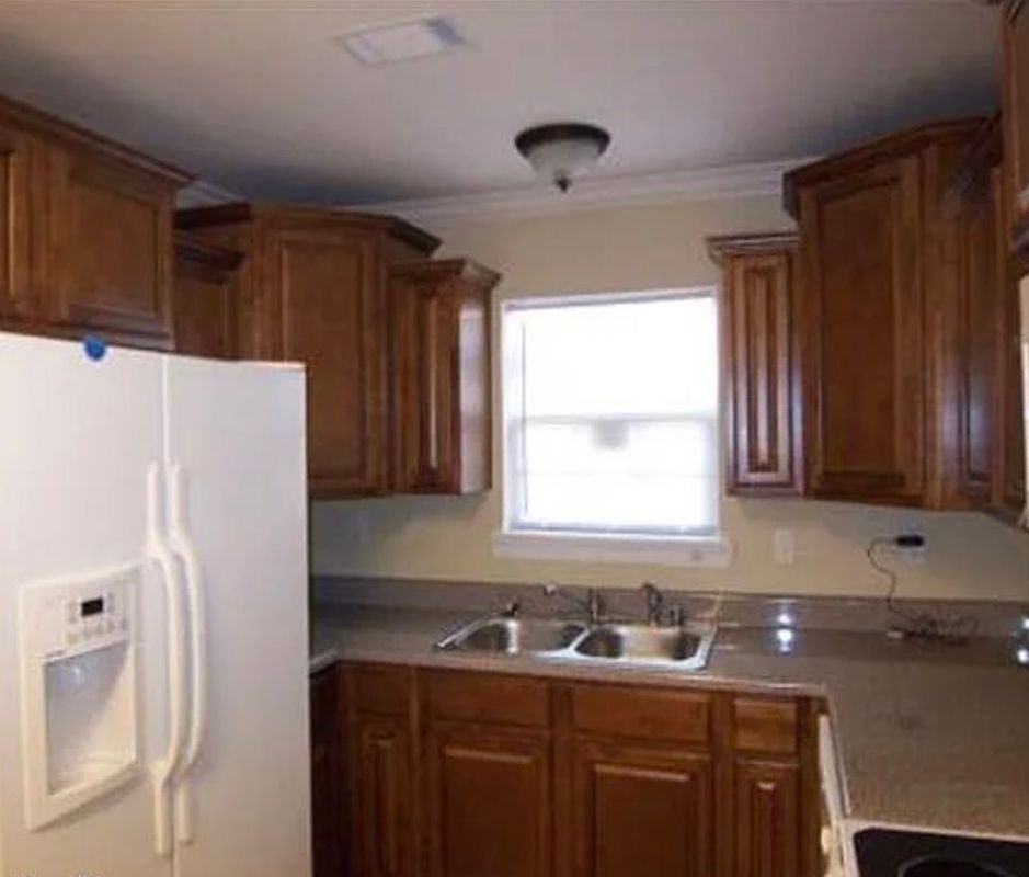 1008 S Cleveland St - Photo 3 of 3