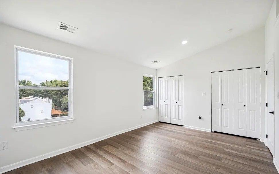 10611 Campus Way S - Photo 5 of 22