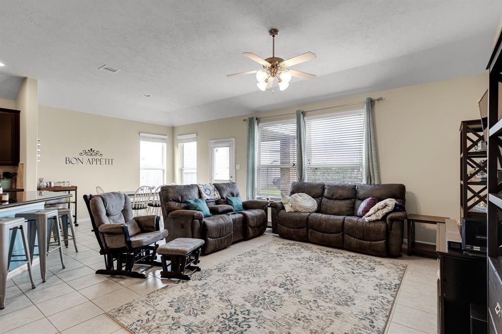 3058 Winterberry Ln - Photo 5 of 29