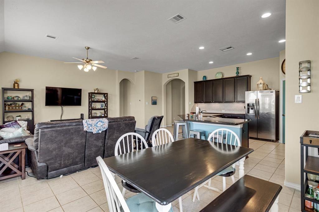 3058 Winterberry Ln - Photo 6 of 29