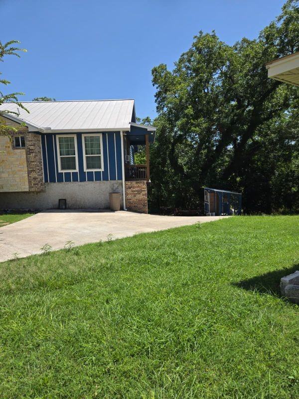 623 Creek Dr - Photo 2 of 7
