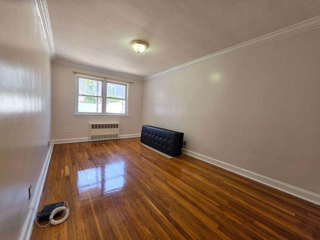 2052 E 60th St - Photo 4 of 9