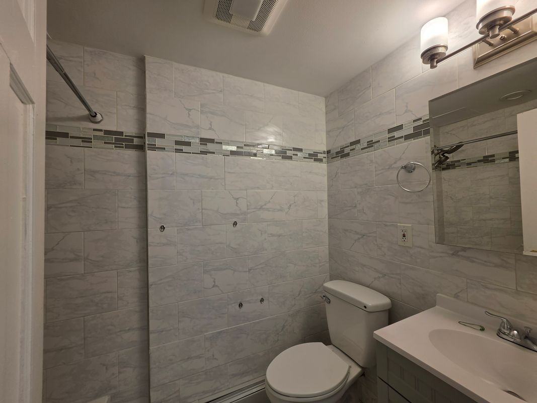 2052 E 60th St - Photo 6 of 9
