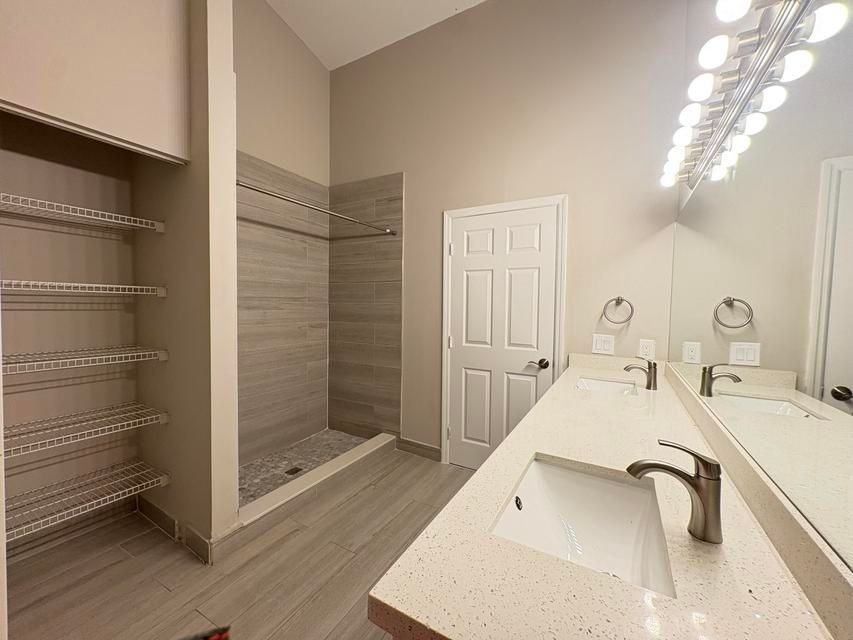 1220 Nw 15th Ave ##A - Photo 2 of 6