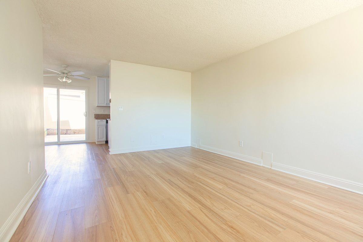 2320 Clark Ln - Photo 4 of 23