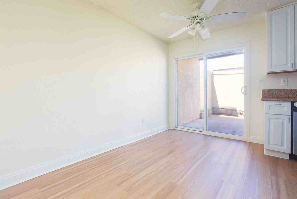 2320 Clark Ln - Photo 6 of 23