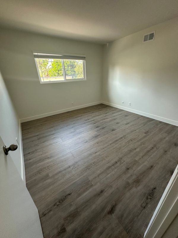 3212 W Cabot Dr - Photo 5 of 8