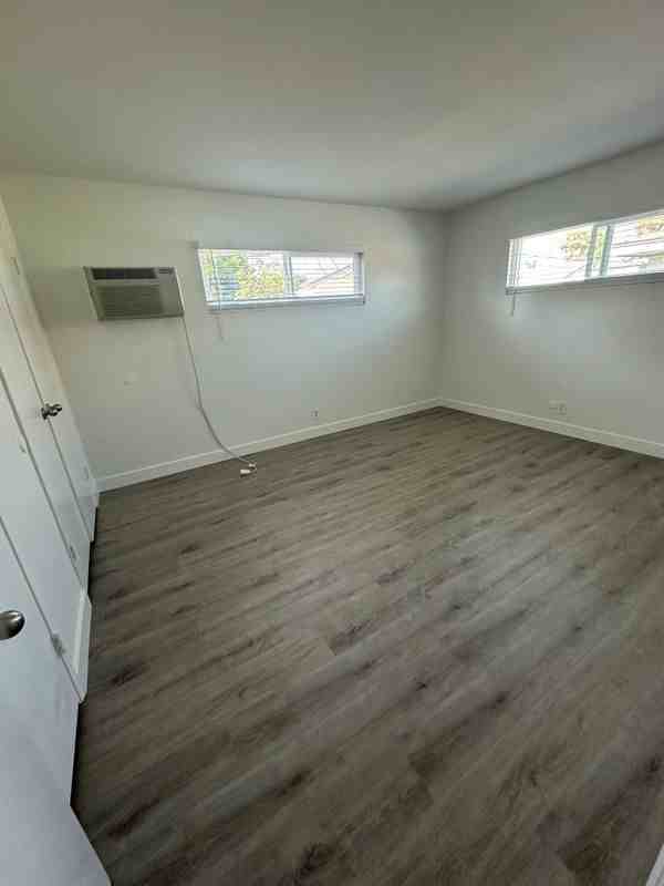 3212 W Cabot Dr - Photo 7 of 8