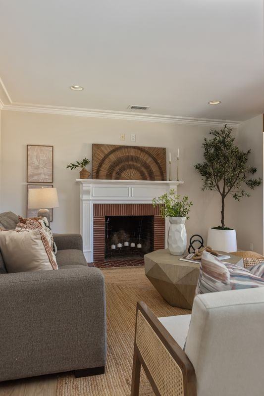 3544 Gardenia Ave - Photo 3 of 47