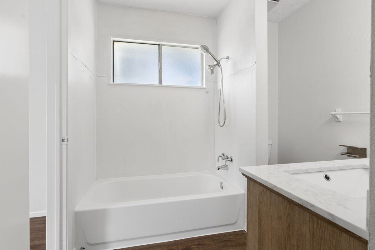 2504 Ewell Dr - Photo 6 of 9