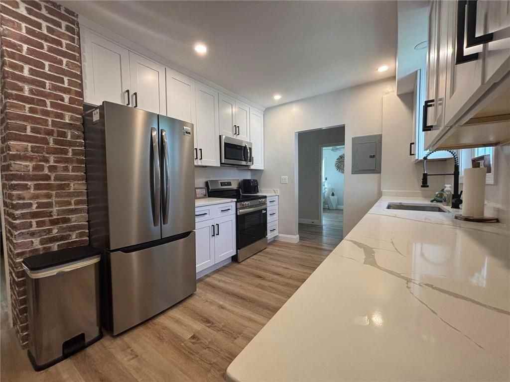 51 Lee Ave ##1 - Photo 4 of 11