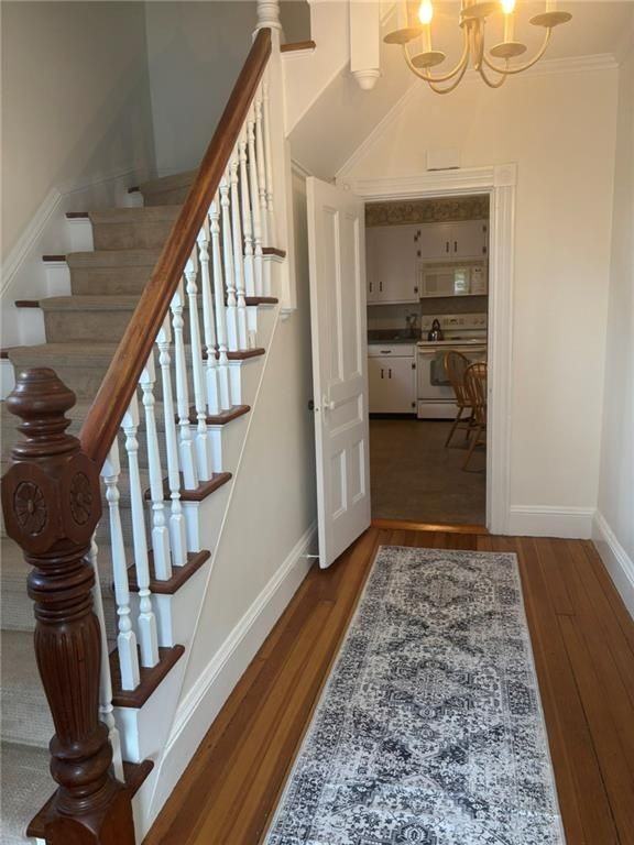 11 Eastnor Rd - Photo 2 of 28
