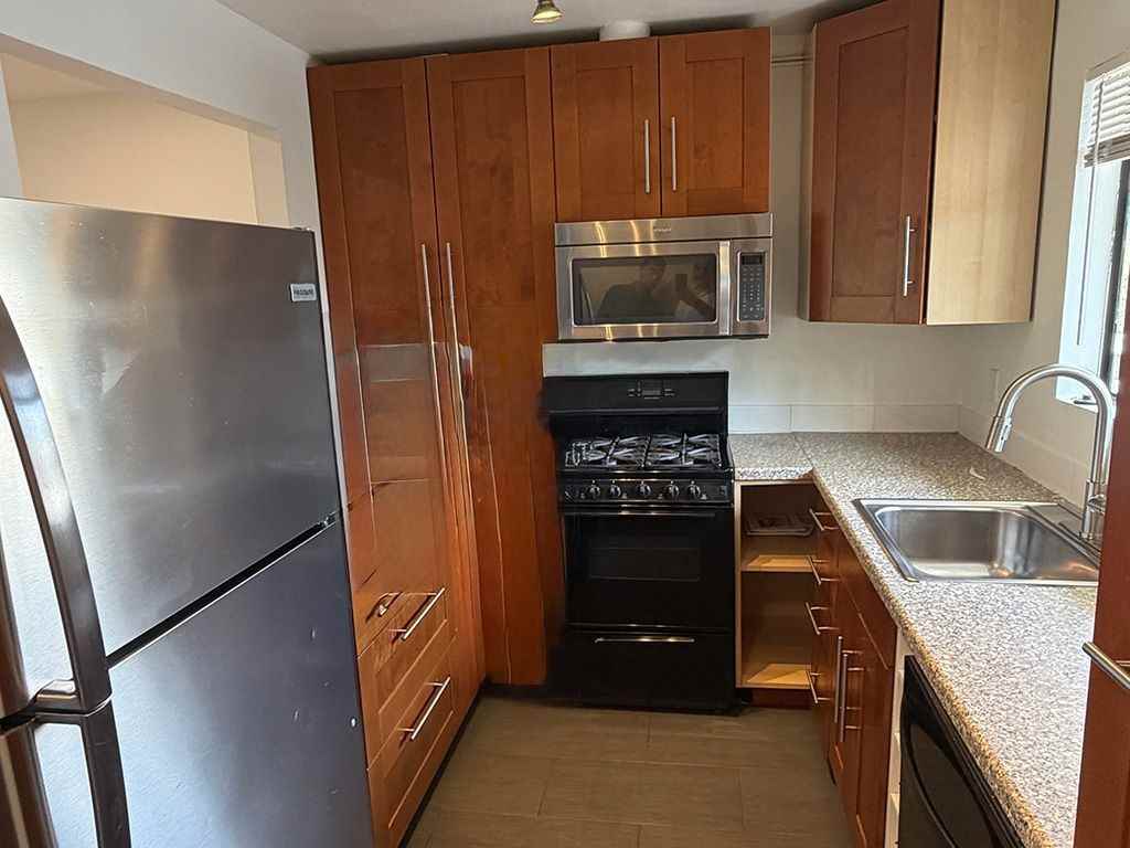 5227 Eagle Dale Ave ##4 - Photo 4 of 10