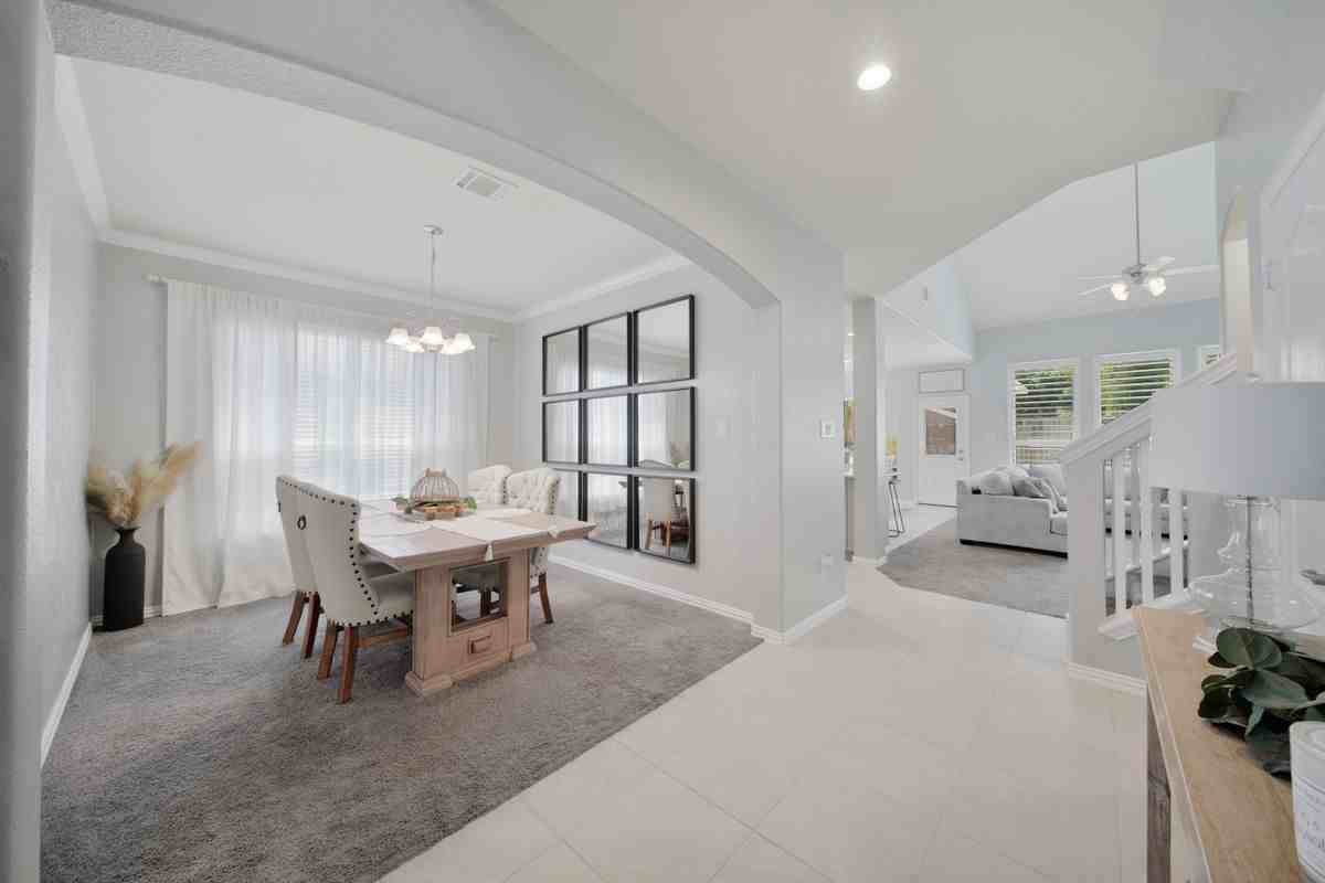 26028 Hasting Ridge Ln - Photo 3 of 47