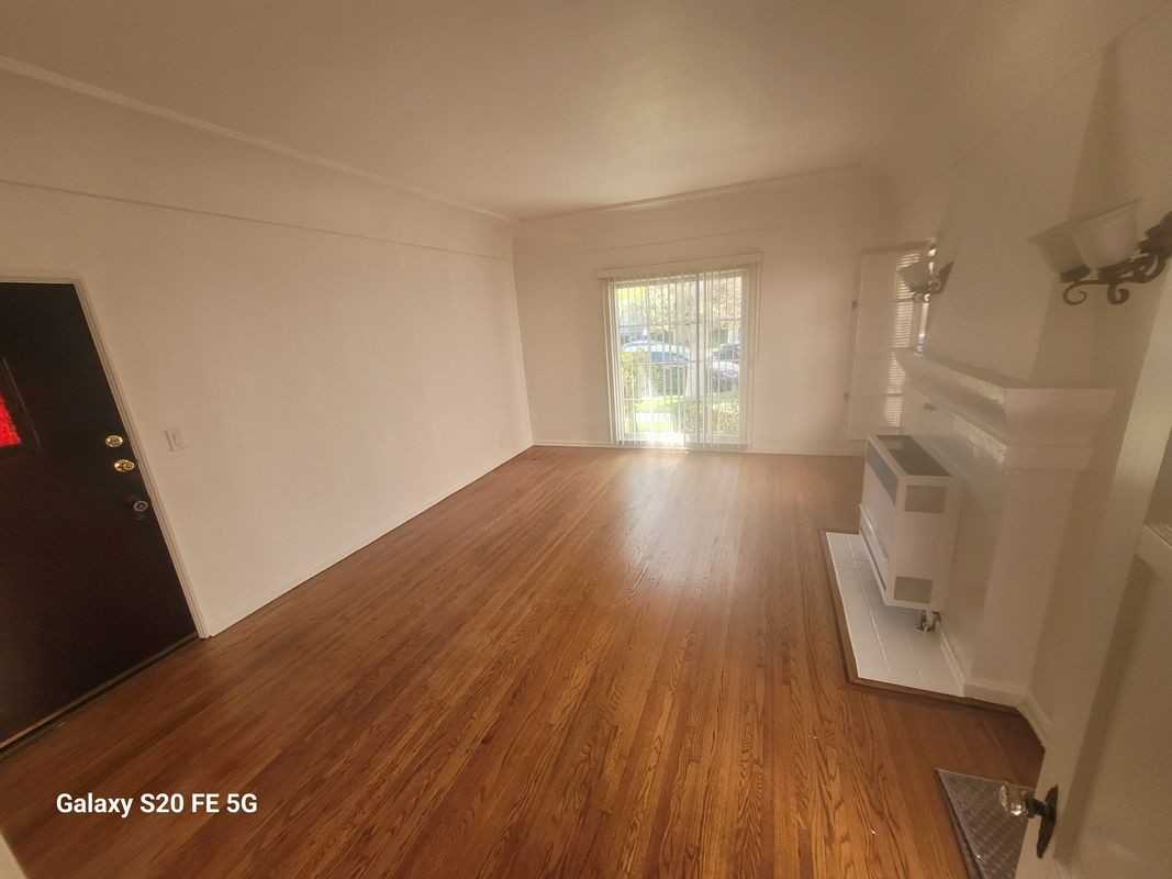 4168 Garthwaite Ave - Photo 4 of 8