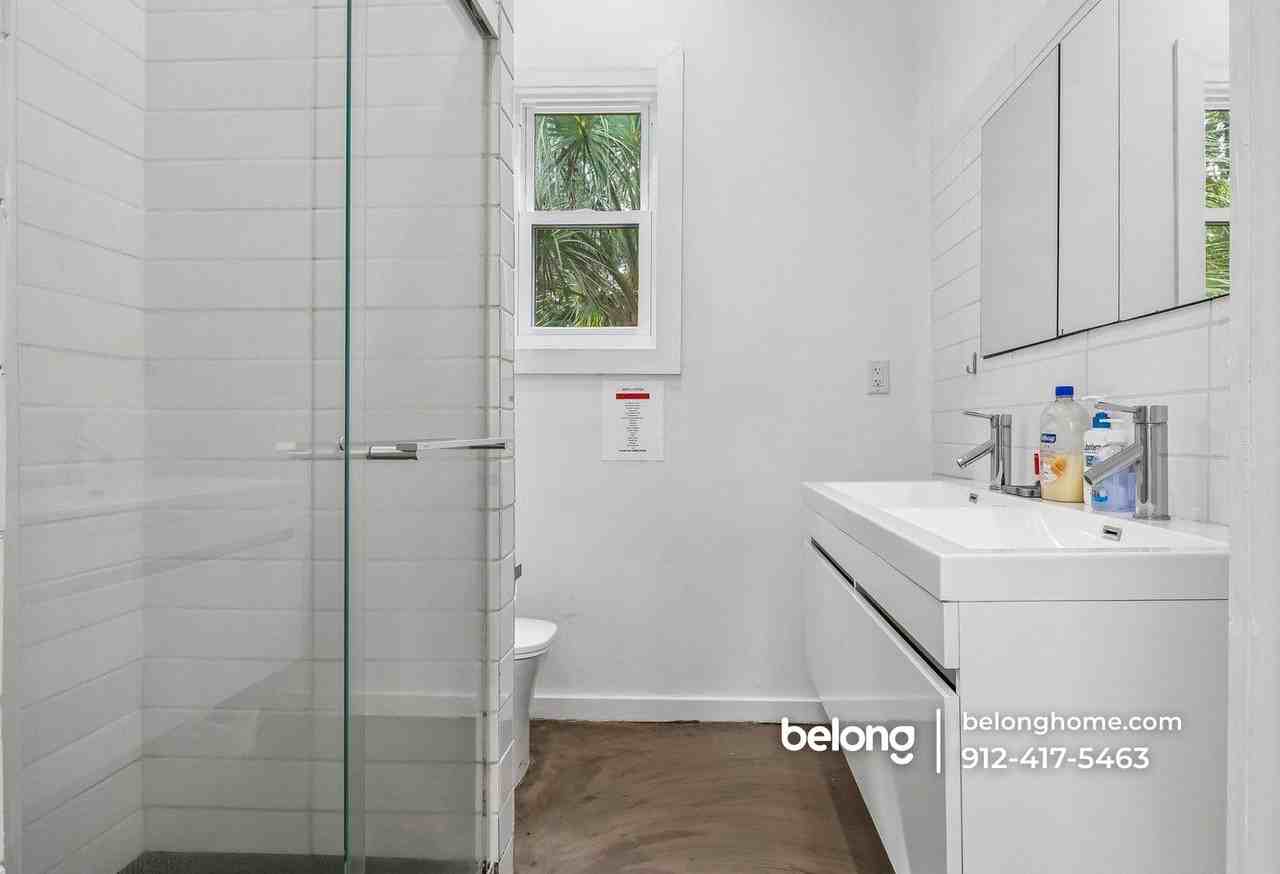 1519 Wilmington Island Rd - Photo 4 of 16