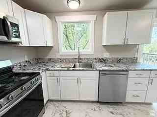 3758 Sw - Photo 3 of 12