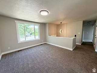 3758 Sw - Photo 5 of 12
