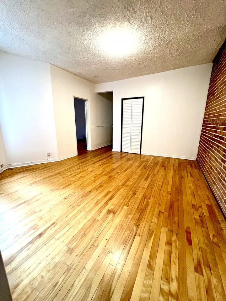 4076 Rue Saint-Urbain — photo 3