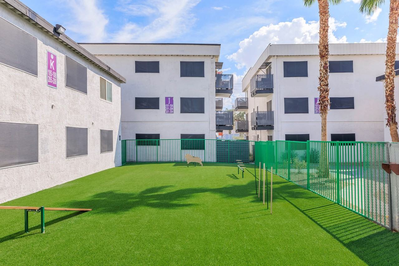 Skyline Parc Apartments - Photo 3 of 8