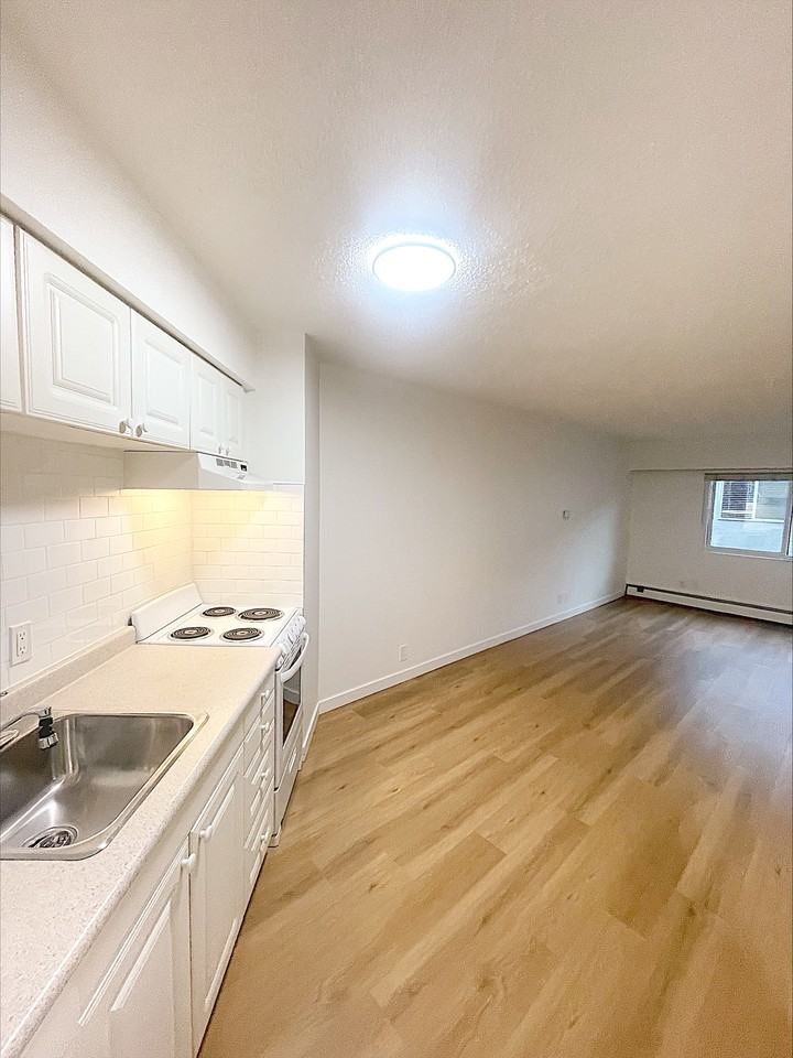 2228 Franklin St #315 - Photo 2 of 9