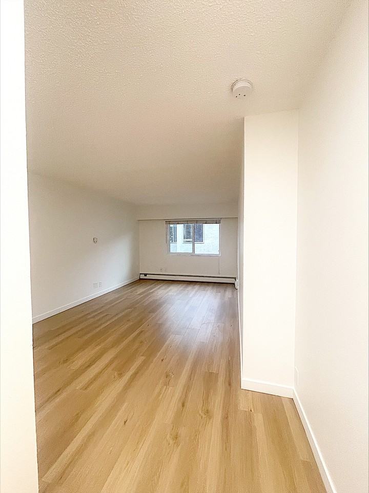 2228 Franklin St #315 - Photo 3 of 9