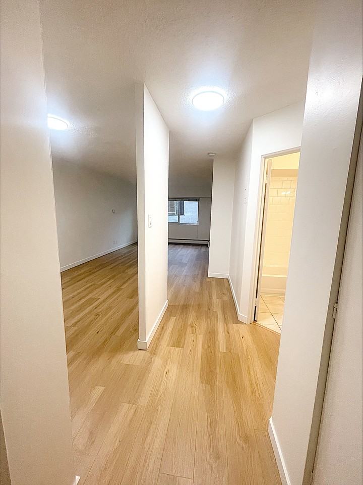 2228 Franklin St #315 - Photo 5 of 9