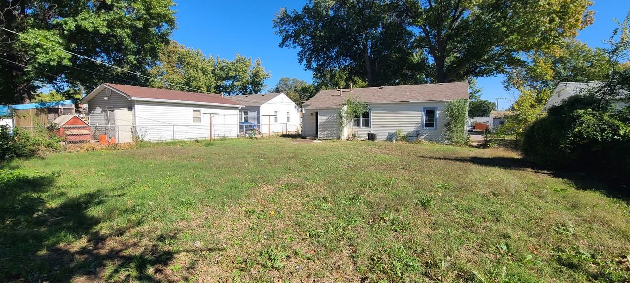 809 N Kokomo Ave - Photo 2 of 13