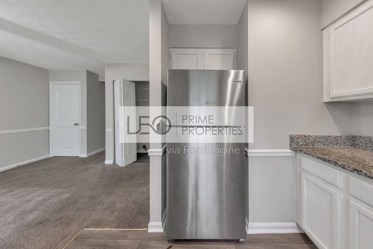 1008 Huntington Trce Se - Photo 5 of 16