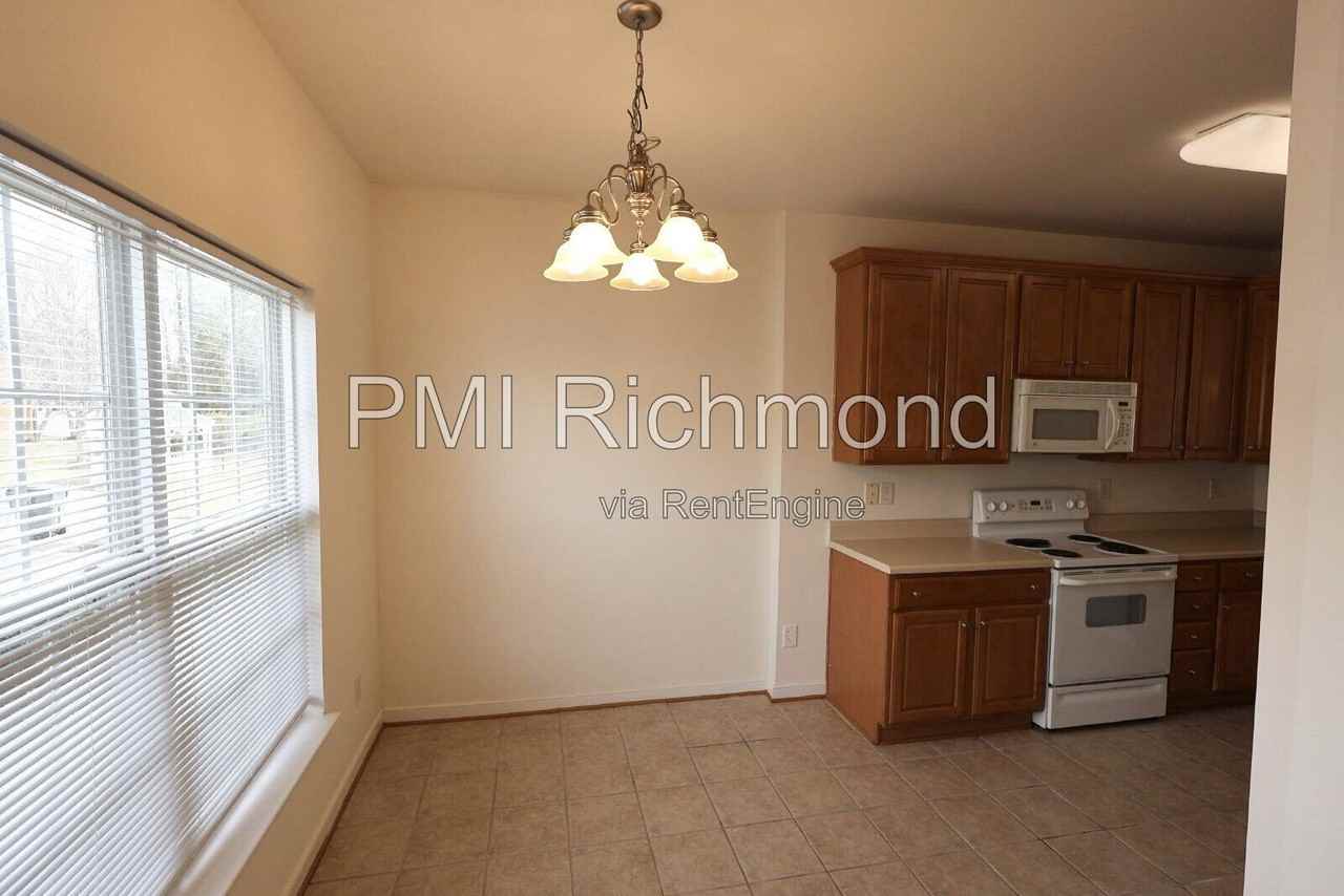 5805 Park Creste Dr - Photo 3 of 20