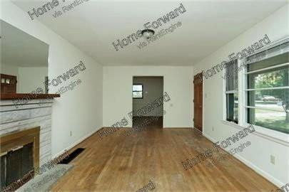 353 Boiling Springs Dr - Photo 3 of 23