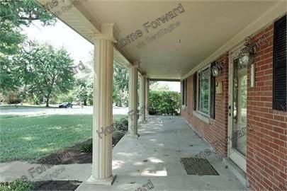 353 Boiling Springs Dr - Photo 4 of 23