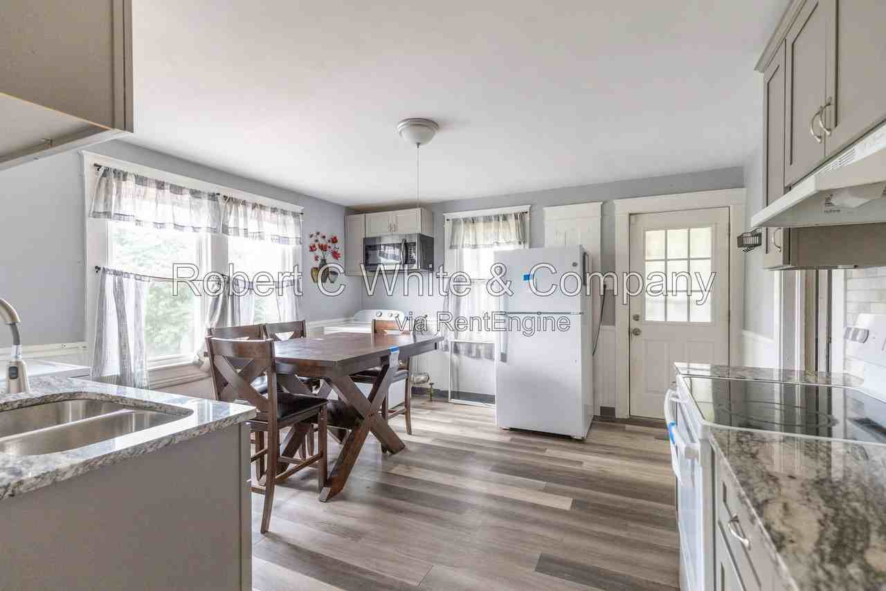12 Evergreen St #3 - Photo 4 of 17