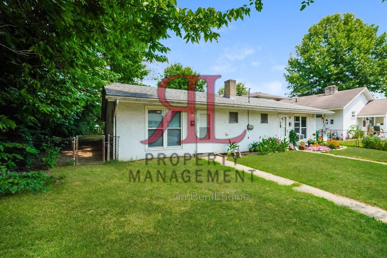 1662 Hillcrest Ave - Photo 2 of 16