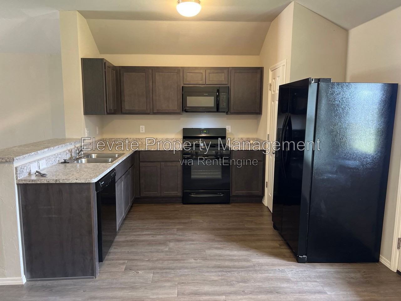1357 Dustin Dr - Photo 6 of 23