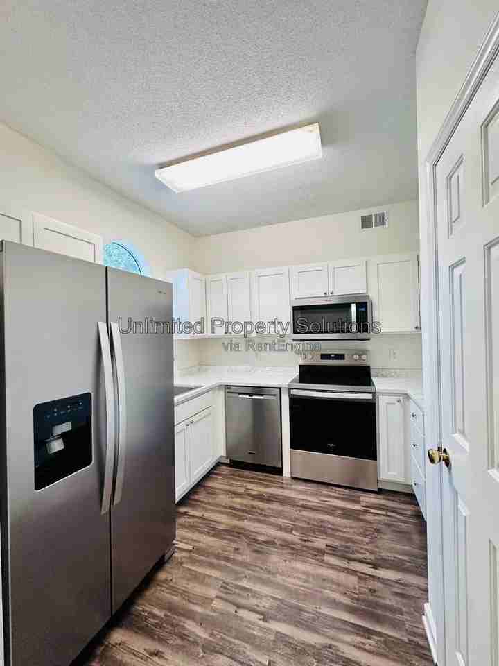 733 Bragg Dr #C - Photo 3 of 19