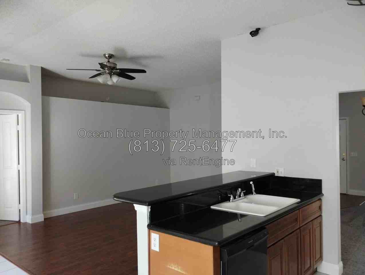 13548 Bellingham Dr - Photo 4 of 22