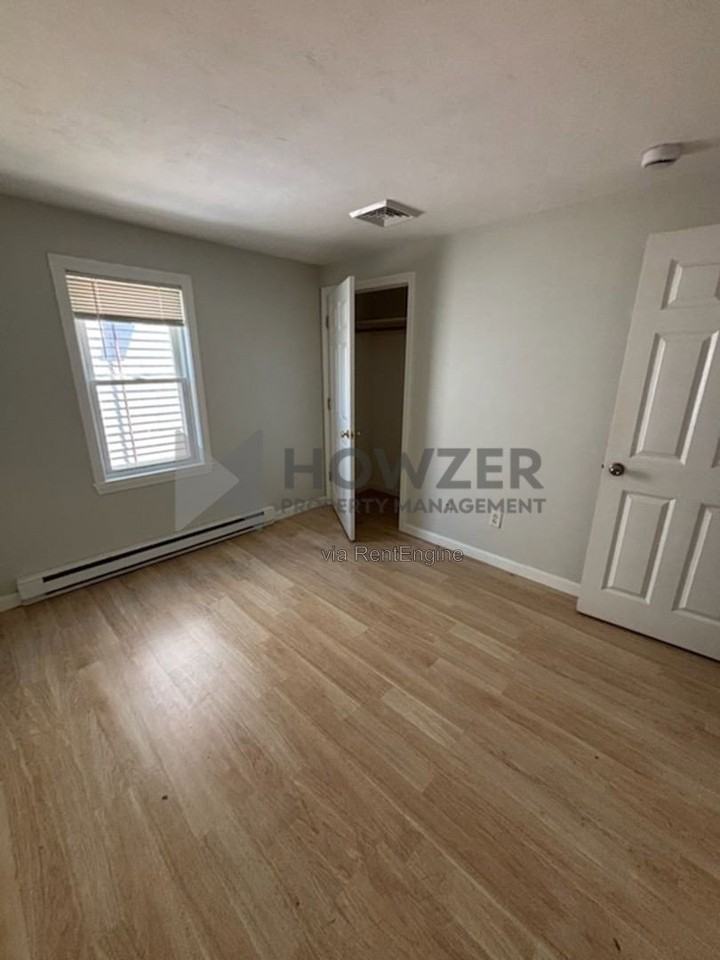 1029 Iyannough Rd #1D - Photo 4 of 7