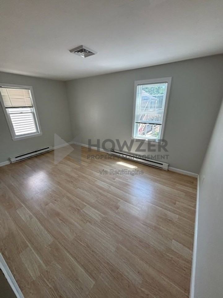 1029 Iyannough Rd #1D - Photo 6 of 7
